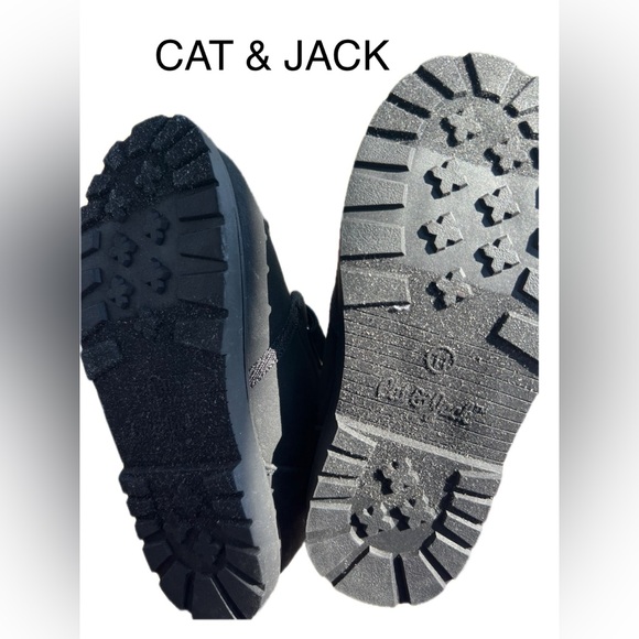 NWT Cat & Jack Kids Ankle boots with Velcro closure. No strings to tie! - Picture 6 of 9